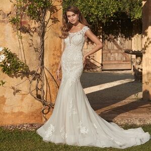 Sophia Tolli Elegant Lace Wedding Dress